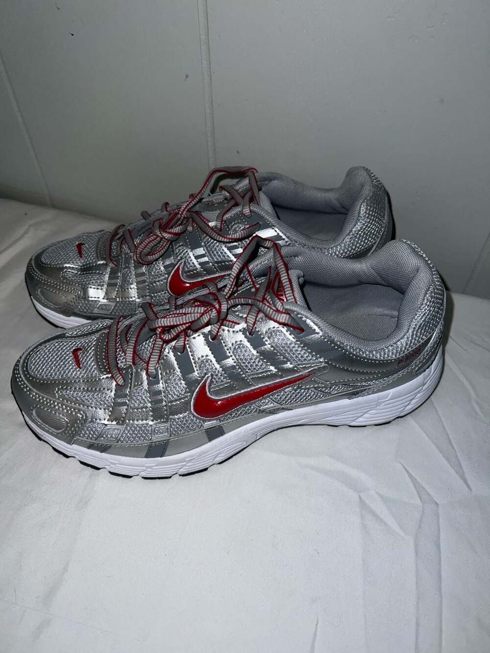 Nike P-6000 sneakers in silver and red